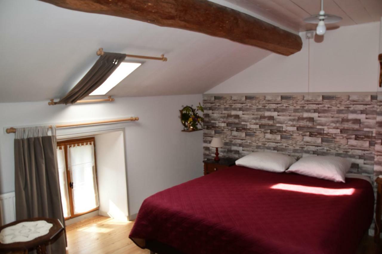 Bed and Breakfast L'Embellie Bertignat Экстерьер фото